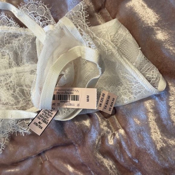 New Victorias Secret 34DDD Embellished Bra & 2 Panties Retail $110 Bride - Picture 11 of 14